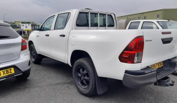 2017  TOYOTA HILUX ACTIVE D-4D 4WD DCB  IN WHITE.  2393c.c. MANUAL DIESEL WITH 51840 MILEAGE full